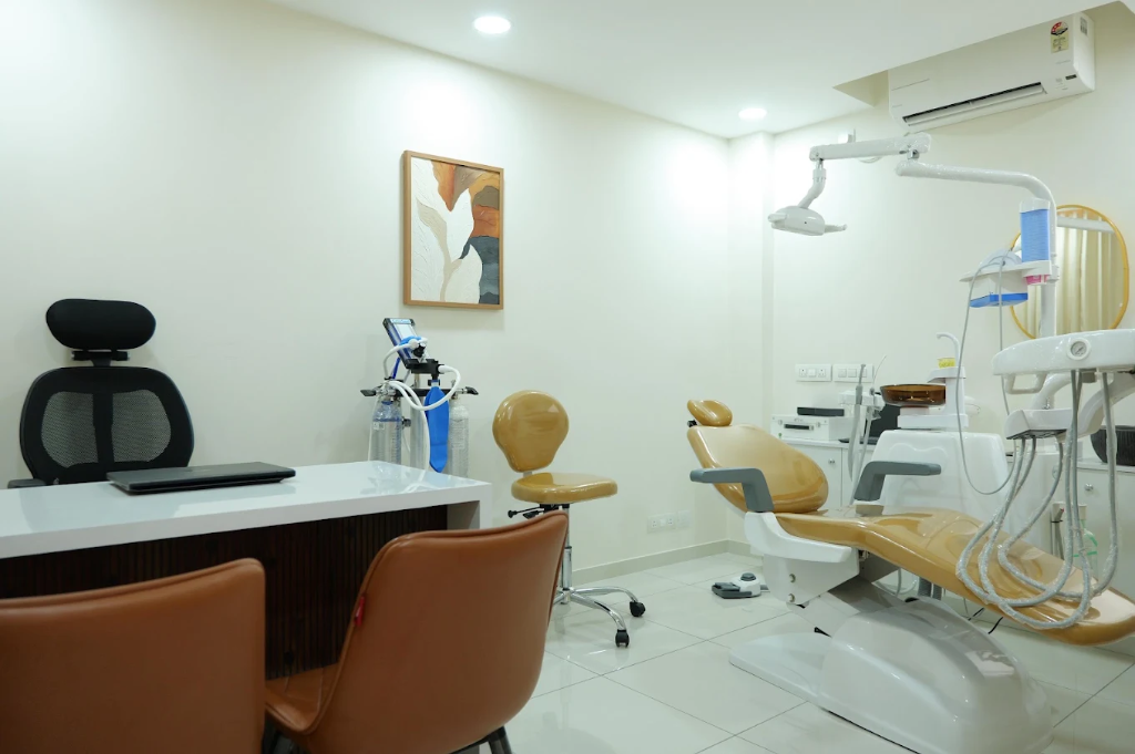 Doctor consultation desk and dental treatment operatory